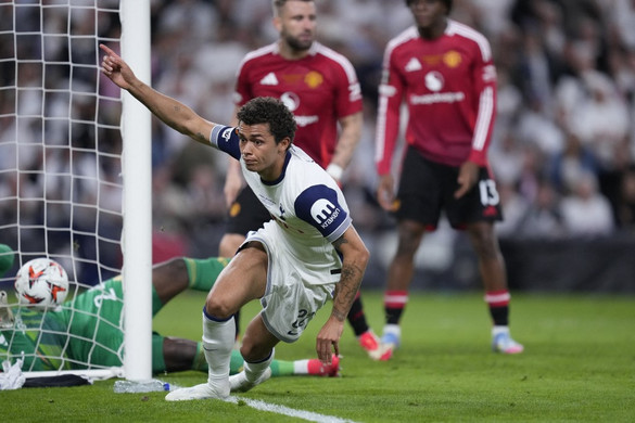 Az ellenfél kezéről bepattant labdával nyerte meg az Európa-Ligát a Tottenham