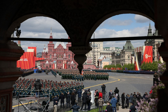 A kultuszfilmek rendezője is a lelátón hallgatta Putyint