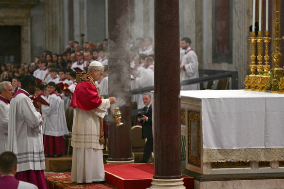 XIV. Leó pápa Szent Pál sírjánál
