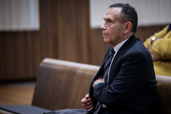 Mégsincs vége Gyárfás perének