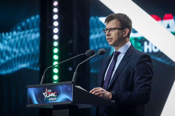„Brüsszel államcsínyt hajt végre Európában”