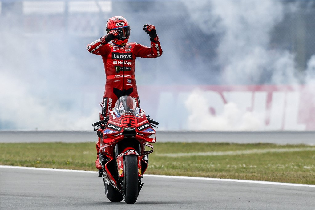 Marc Márquez nyerte a kaotikus spanyol sprintfutamot