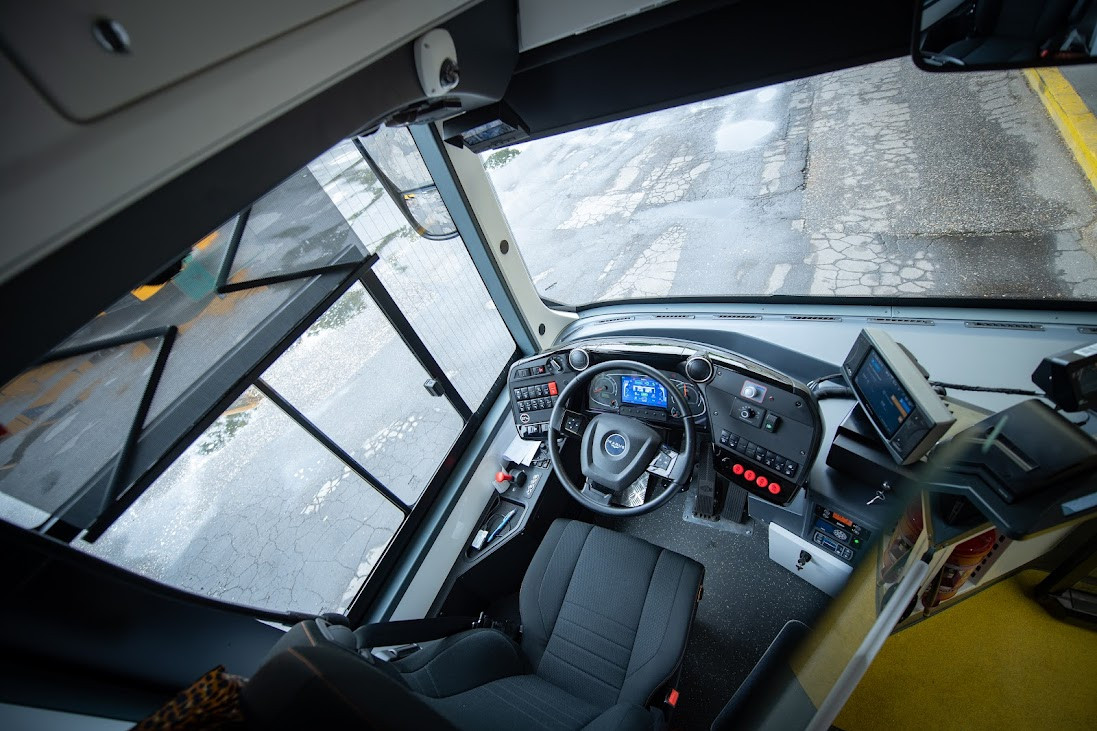 Elektromos Ikarus busz átadása Hajdúszoboszlón
