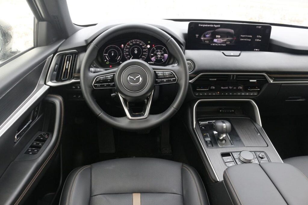 Mazda CX-80 PHEV belső