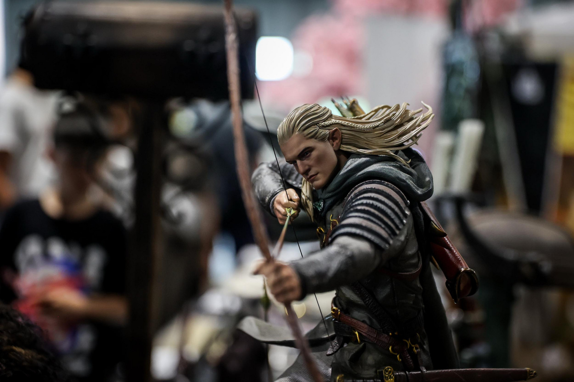 Legolasszal is, aki Tünde, a Bakacsinerdő hercege és Thranduil király fia