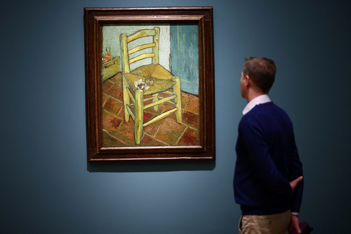 Fotó: AFP/Henry Nicholls Tönkretették a kristályos Van Gogh-széket egy veronai múzeumban