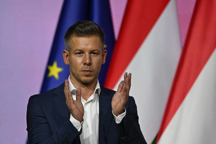 Meghallgatták Magyar Pétert a mentelmi ügyeiben
