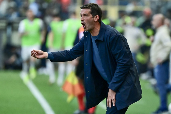 Fotó: AFP/Piero Cruciatti Simone Inzaghi helyett Cristian Chivu ül ezentúl a kispadon