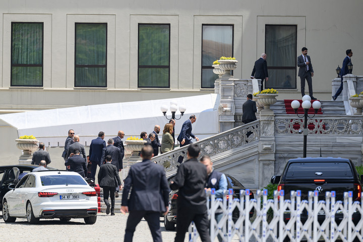 Fotó: AFP/Yasin Akgul Ukrajna átadta békejavaslatait az orosz félnek