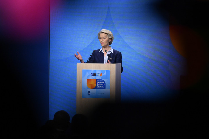 Fotó: AFP/John Thys Von der Leyen háborúra készíti Európát