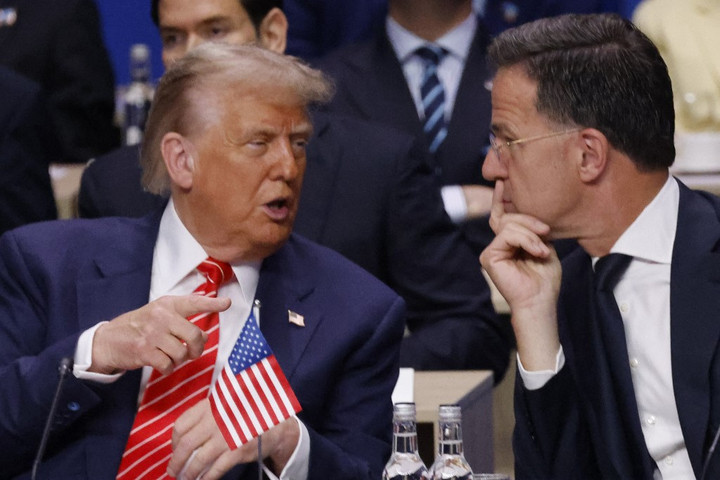 Képviselők szerint Rutte túltolta a hízelgést