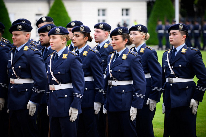 Fotó: AFP/dpa Picture-Alliance/DPA/Bernd von Jutrczenka A hadseregnek fel kell készülnie a sorkatonai szolgálat visszaállítására