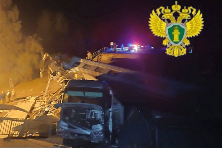 Fotó: AFP/Anadolu/Moscow Interregional Transport P Felrobbant egy híd a vonat áthaladása közben a Brjanszki területen