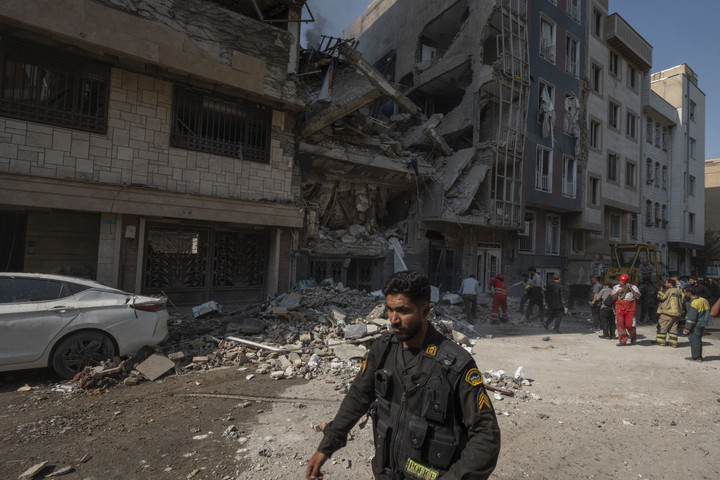 Fotó: NurPhoto via AFP/Morteza Nikoubazl Moszkva elítéli az izrael-iráni konfliktus eszkalációját