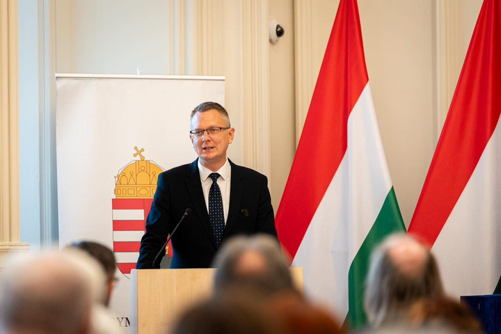 Fotó: Facebook/Rétvári Bence Magyarország elutasítja a migrációs paktum végrehajtását