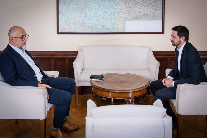 Fotó: Facebook/Magyar Levente Magyar Levente az RMDSZ elnökével tárgyalt