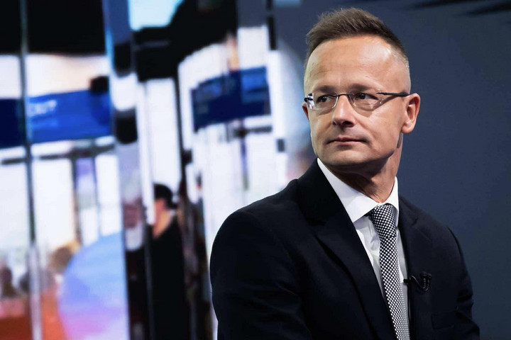 Fotó: Facebook/Szijjártó Péter Kapu Tibor missziójával Magyarország a nemzetközi űripar élvonalába repült