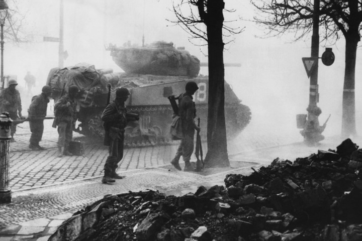 Fotó: NorthFoto/¬© Underwood Archives Véletlenül fedeztek fel egy második világháborús bunkert