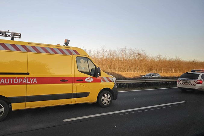 Fotó: MH/Józó Andrea Teljes útzár az M1-es autópályán