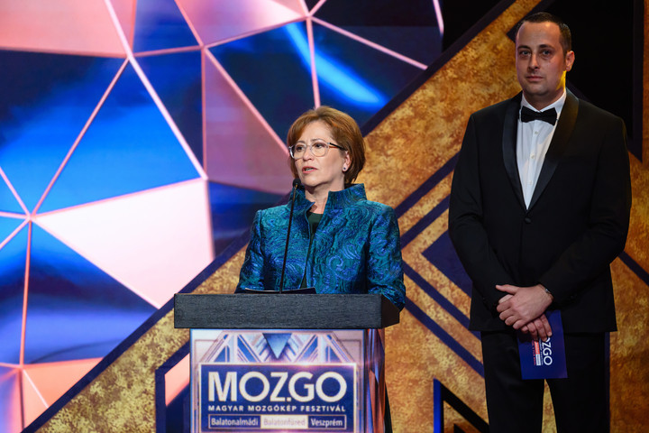 Fotó: MTI/Vasvári Tamás A Hogyan tudnék élni nélküled? kapta a legjobb játékfilmnek járó díjat a MOZ.GO Magyar Mozgókép Fesztiválon
