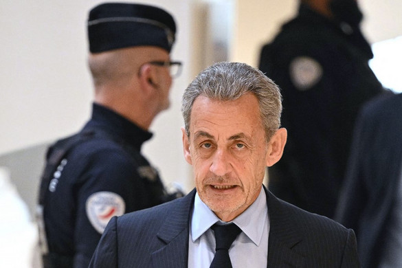 Megfosztották Nicolas Sarkozy volt francia elnököt a Becsületrend kitüntetésétől