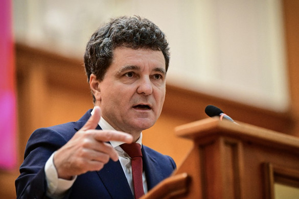 A román államfő óvást emelt a fasizmust szigorító törvény ellen