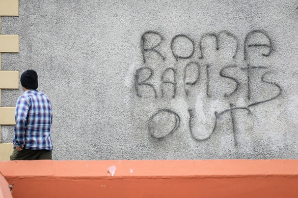 Román ifjak tettek erőszakot egy ír lányon