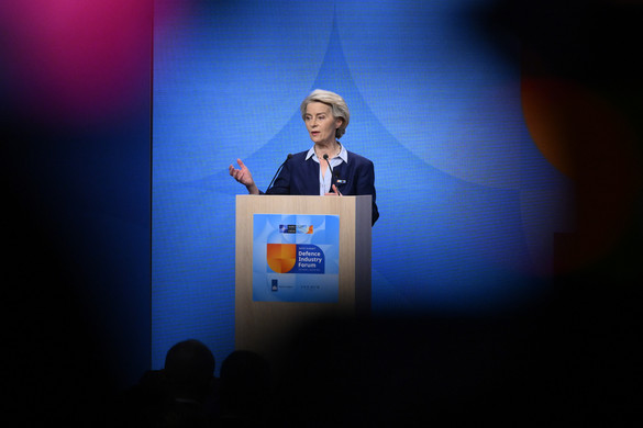 Von der Leyen háborúra készíti Európát