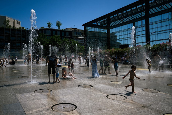 Vörös hőségriadó Párizsban és környékén