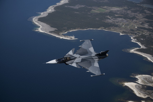 MI által irányított Gripen harci gépet teszteltek