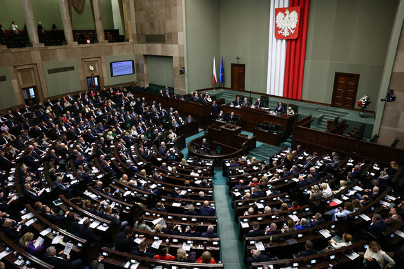 A lengyelek is az Ukrajnának nyújtott segélyek leállításáról kezdenek beszélni