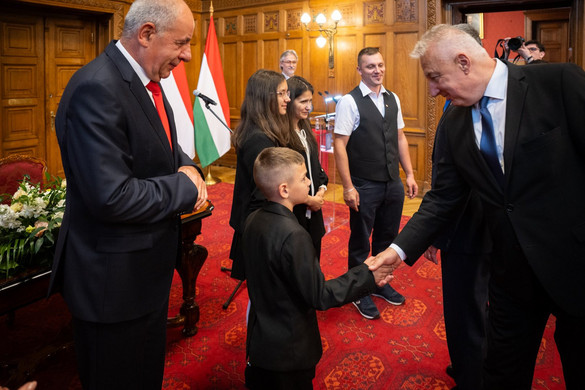 Nincs A és B kategóriájú magyar állampolgár