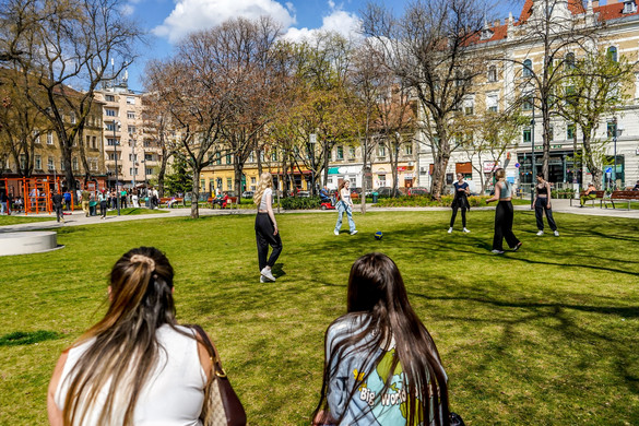 Sétálóutcák lesznek a bulinegyedben