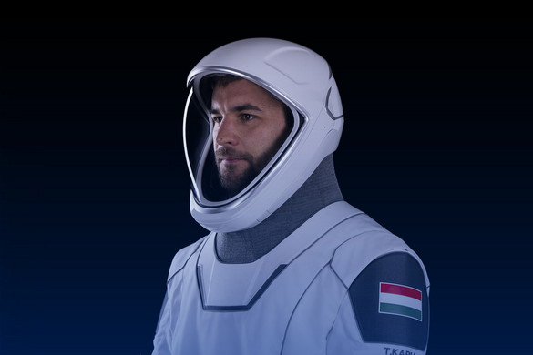 Űrfagyival tiszteleg Kapu Tibor előtt egy cukrászda