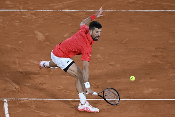 Djokovic négy játszmában jutott túl Zvereven