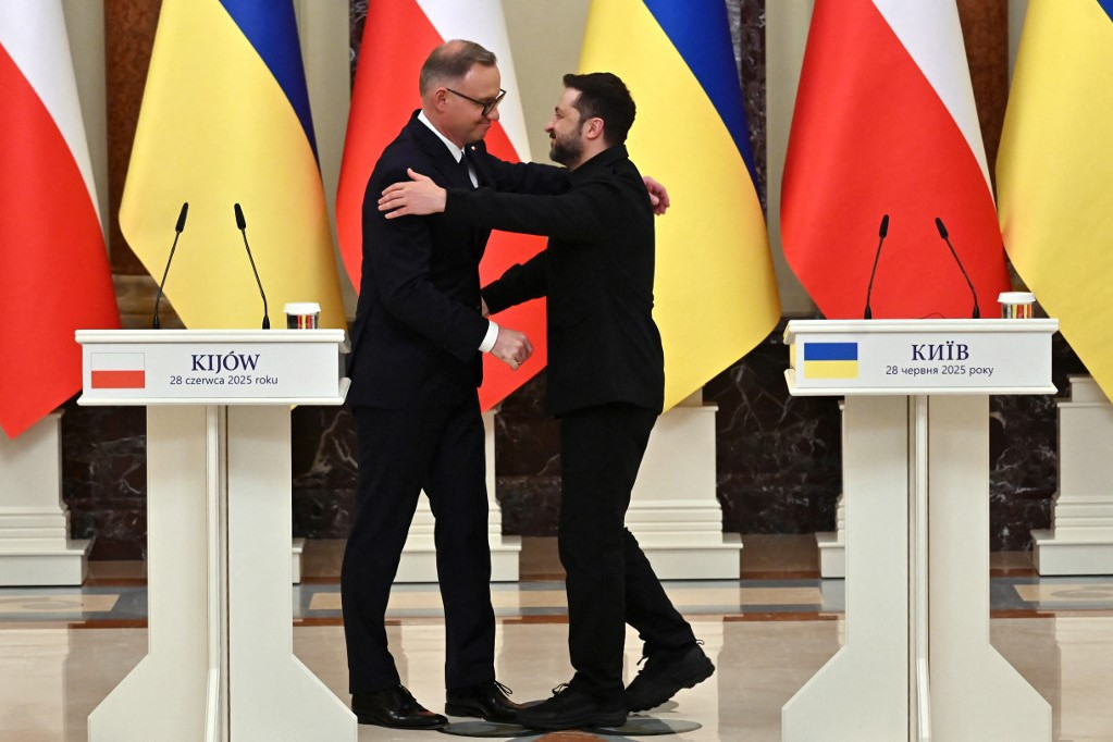 Búcsúlátogatásra Kijevbe érkezett a lengyel államfő Kép