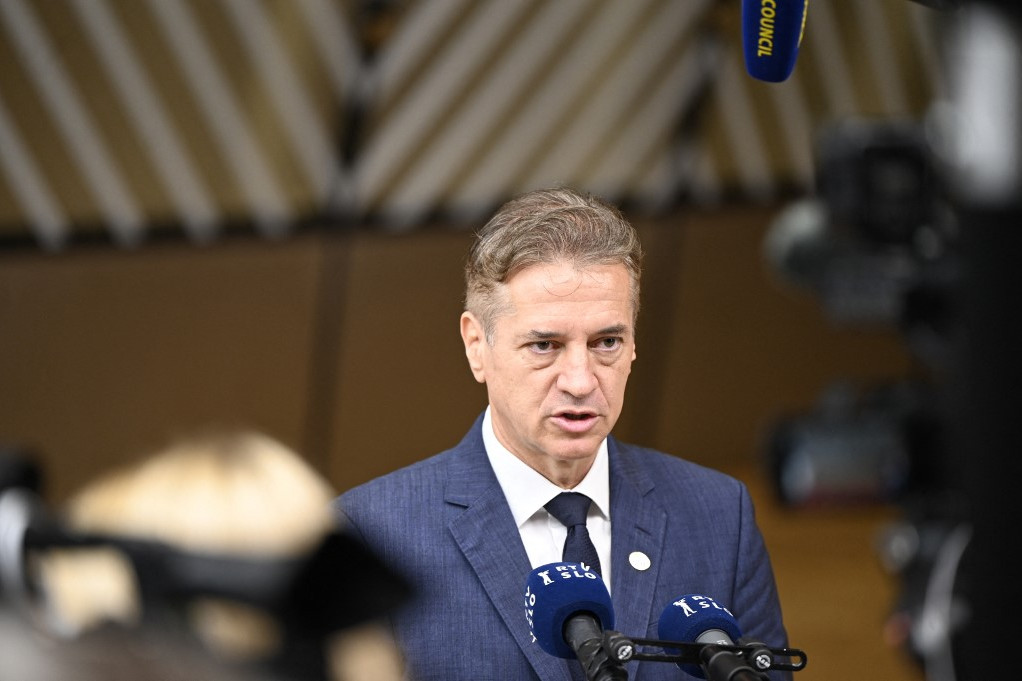A védelmi kiadásokról szóló népszavazás hatályon kívül helyezéséről döntöttek Kép