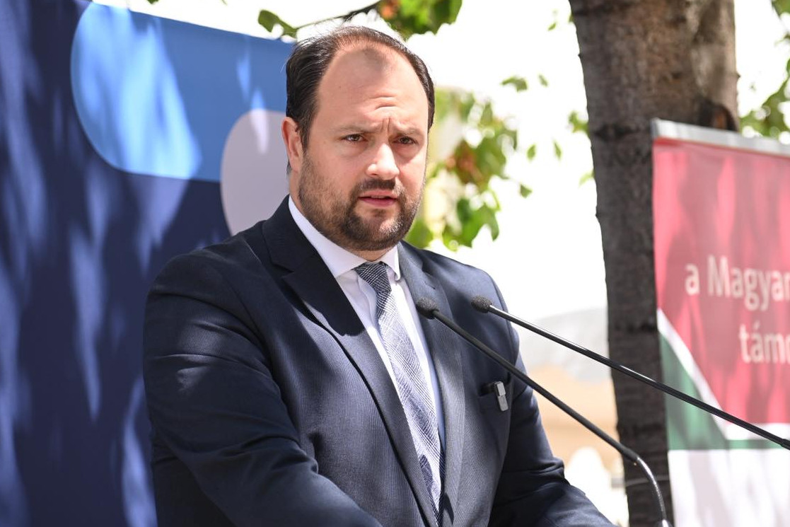 Egyre szorosabbra fonódik a nemzet hálója a Kárpát-medencében Kép