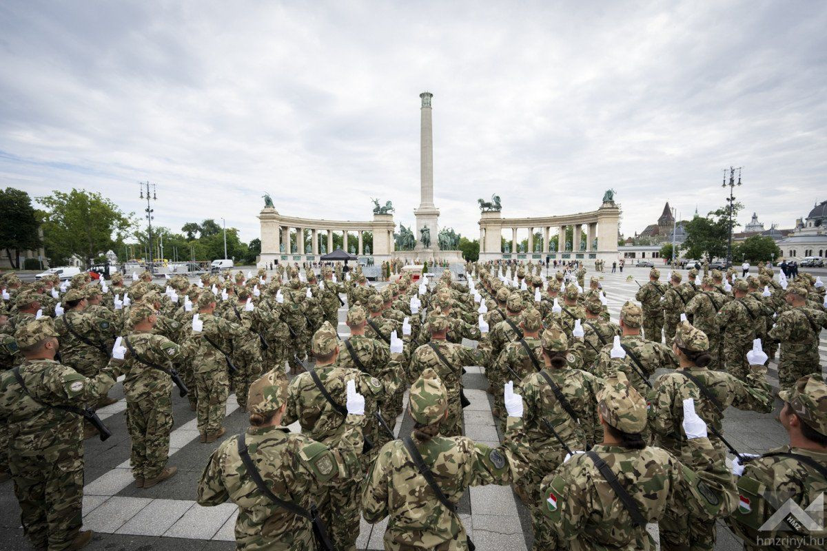„Igaz magyar katona Magyarországot szolgálja” Kép
