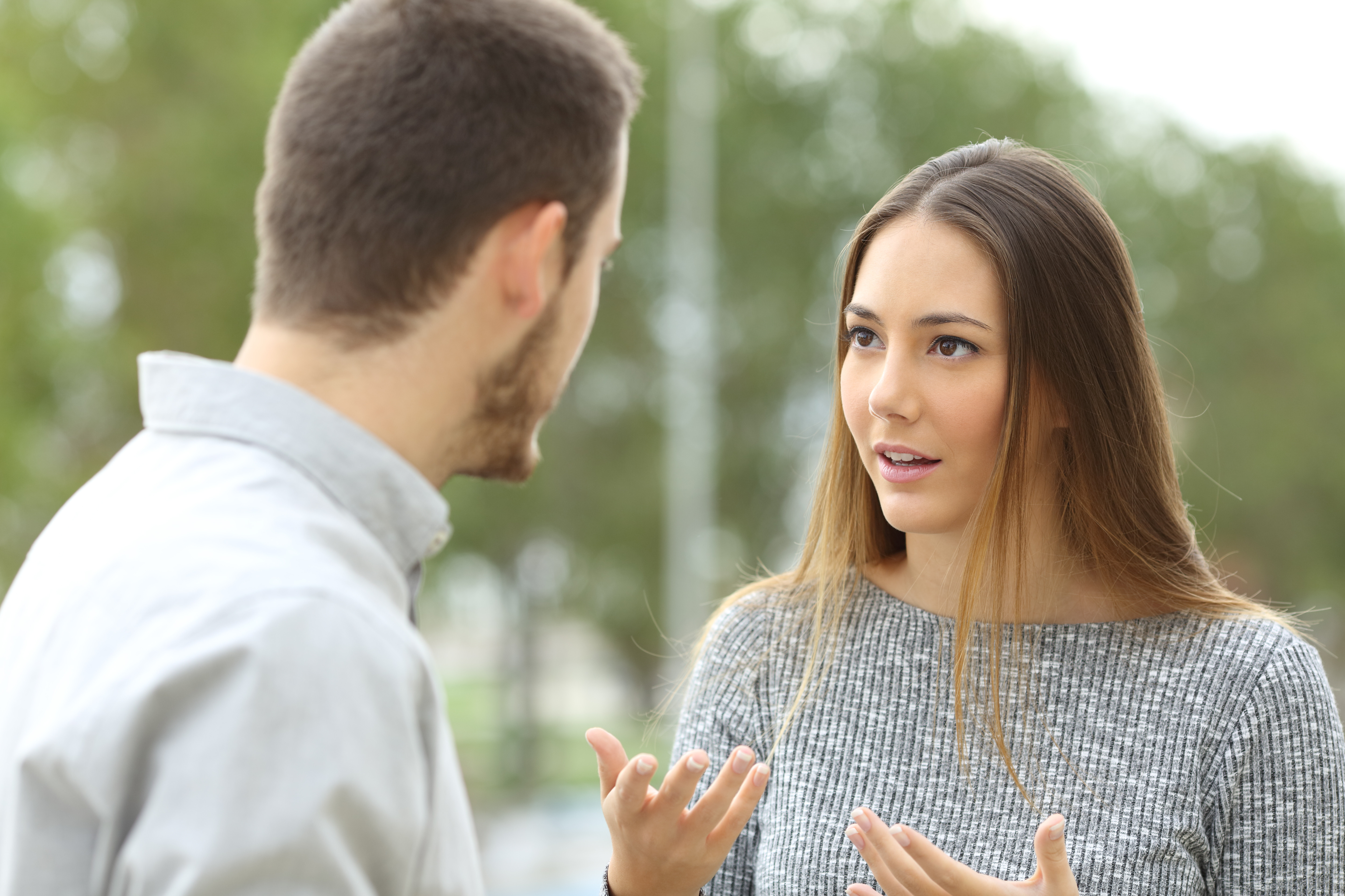 Mit jelent a szakértők szerint ha valaki egyszótagú szavakkal vagy rövid mondatokkal válaszol? Kép