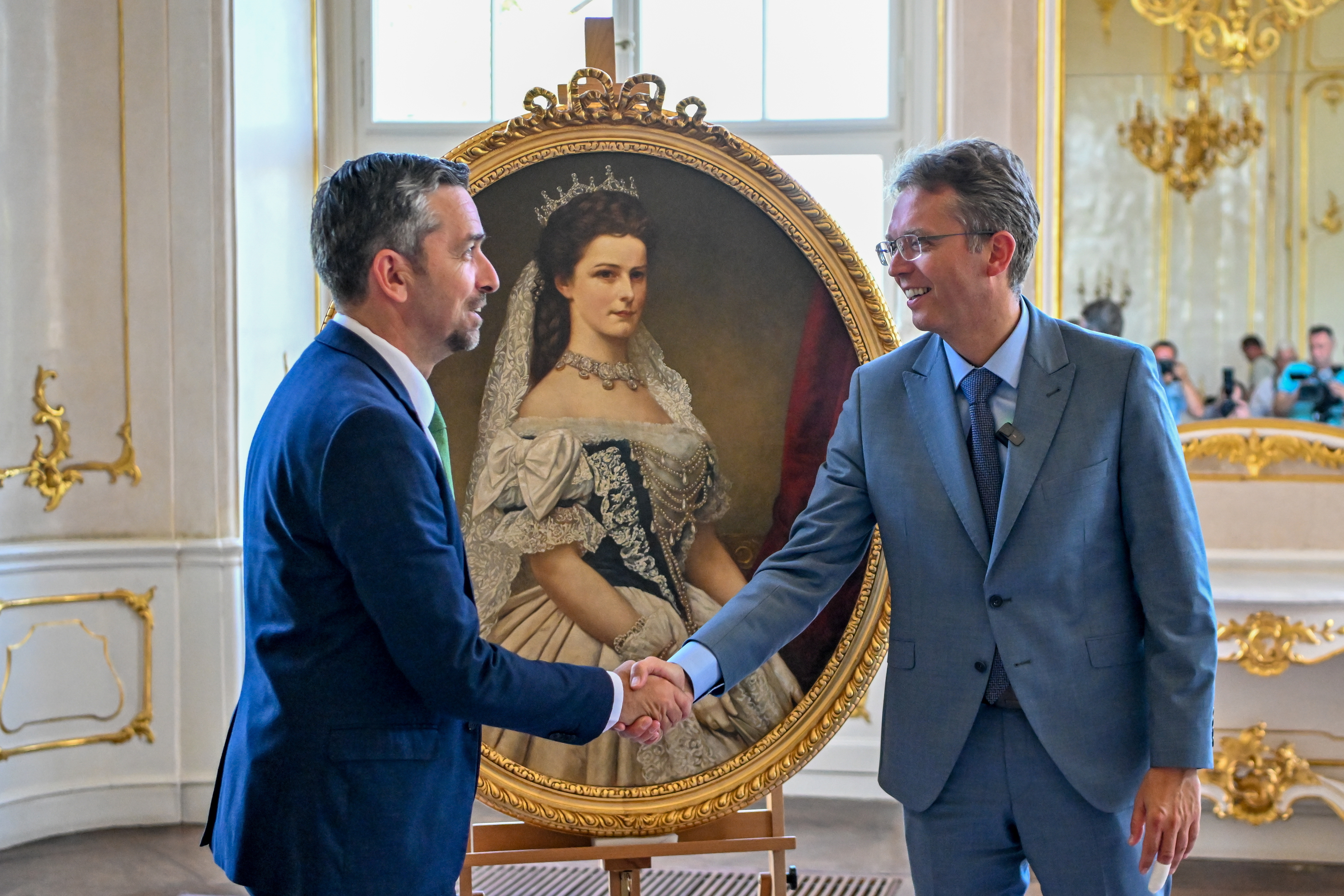 Erzsébet királynét ábrázoló festményt vásárolt a Gödöllői Királyi Kastély Kép