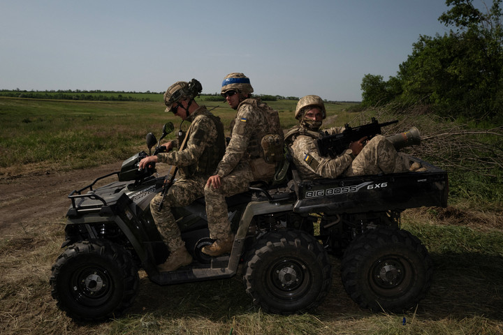 Csaknem 9500 elítélt harcol az ukrán hadseregben, köztük 100 nő