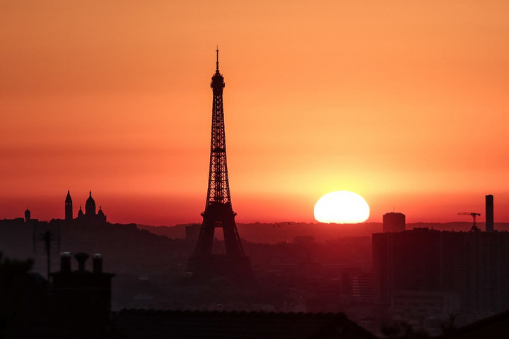 Fotó: AFP/Thibaud Moritz Erőszak az Eiffel-torony lábánál