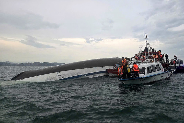 Fotó: AFP/Vietnam News Agency Sokan meghaltak hajószerencsétlenségben