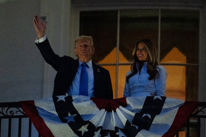 Trump aláírta a törvényjavaslatot