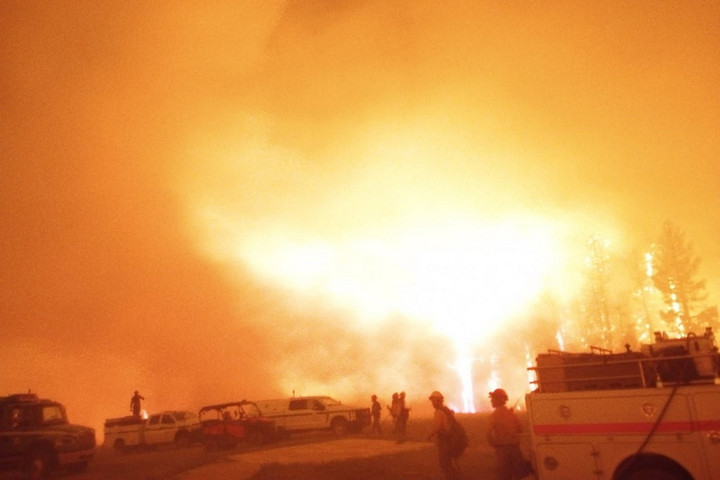 Fotó: AFP/Getty Images/Getty Images North America/Handout Tűz emészti Amerika kincsét