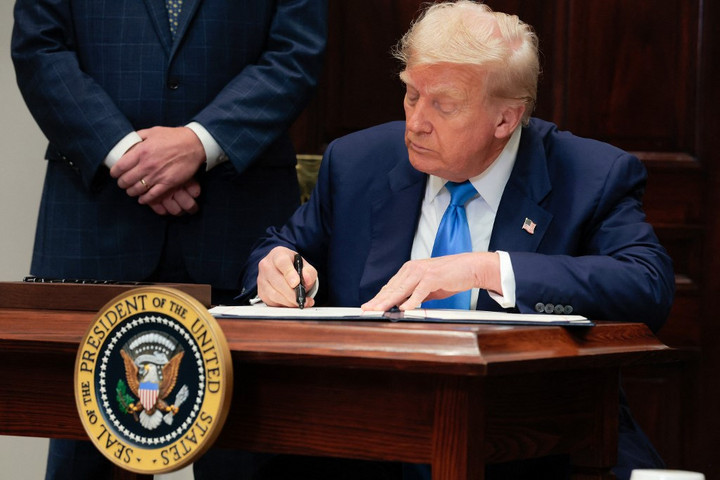 Trump 50 százalékos vám bevezetéséről írt alá rendeletet