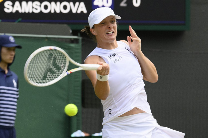 Fotó: AFP/Anadolu/Ray Tang Swiatek és Bencic jutott a legjobb négy közé