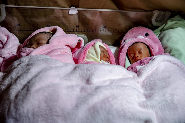 Fotó: AFP/NurPhoto/Mas Agung Wilis Negyedmillióért csecsemő, maradhat?