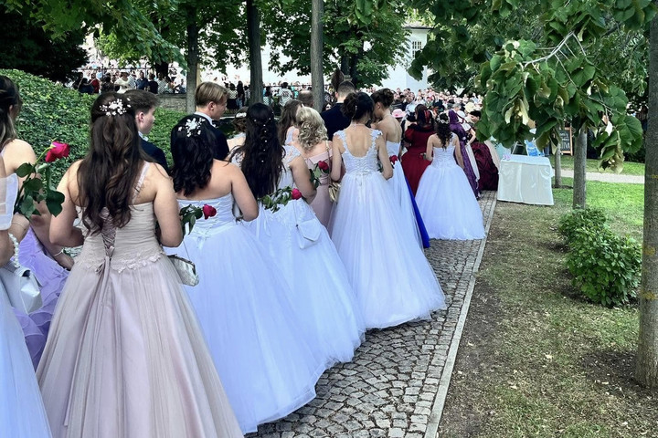 Ma rendezik a 200. balatonfüredi Anna-bált